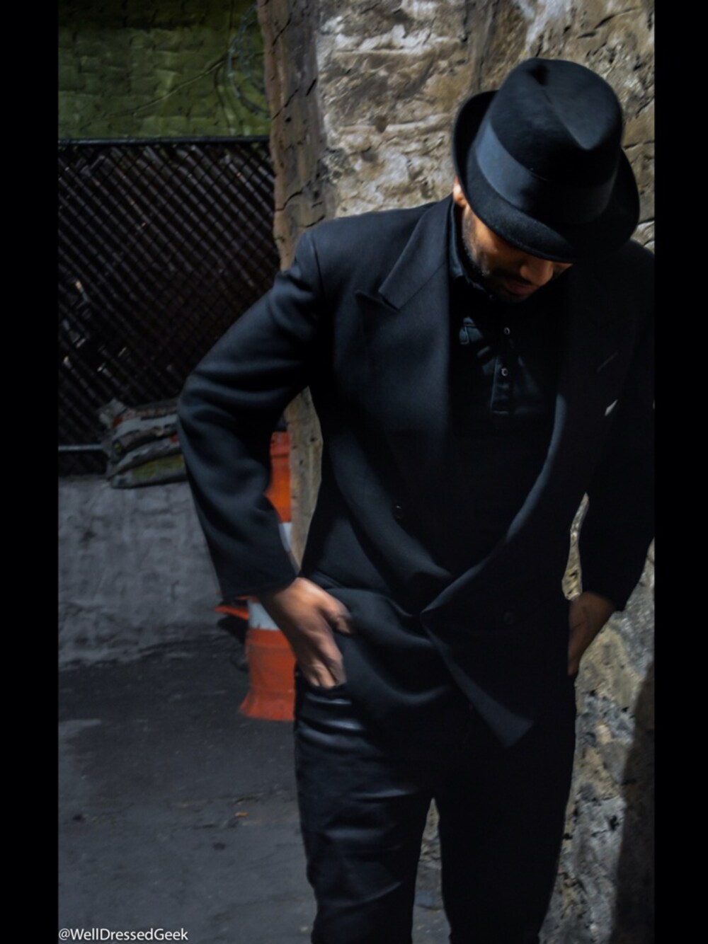 「blazer、EMPORIO ARMANI」｜Guy Viteriさん（メンズ）の秋コーディネートの1枚目の写真