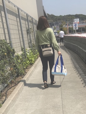 「ANOTHER BRANCH（アナザーブランチ）のアイテム（パンツ）」を使った、レオンさん（レディース・164cm）の春コーディネート