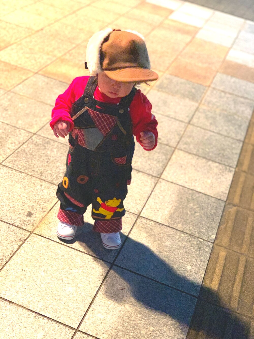 「女の子、女の子コーデ、kids、古着、1歳、フライトキャップ」｜「西海岸のアイテム（オールインワン・サロペット、ブラック系）」を使った、oppiiさん（キッズ・90cm）の冬コーディネートの1枚目の写真