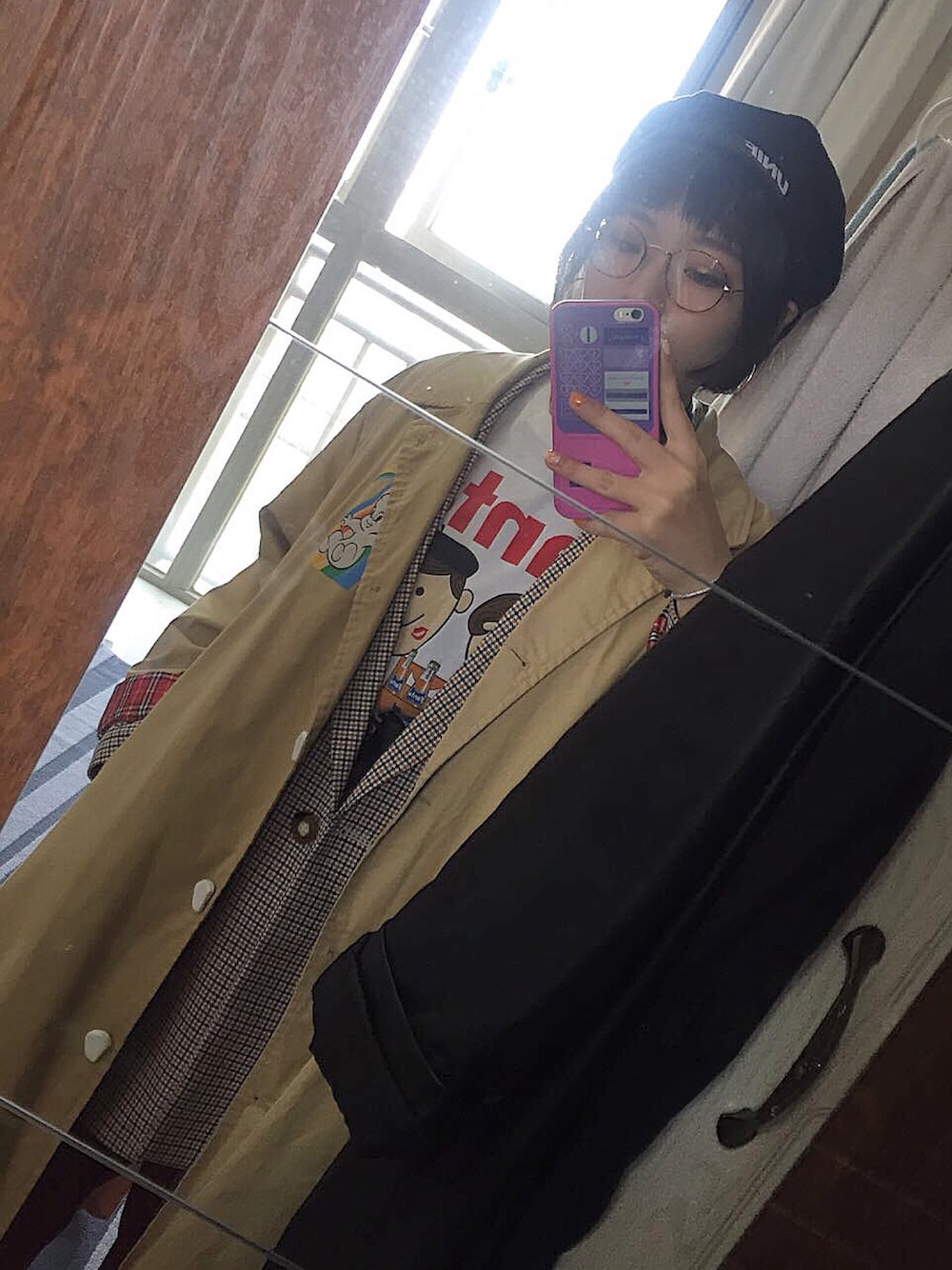 「UNIQLOのアイテム（Tシャツ/カットソー、ホワイト系）」を使った、小屎屎酱さん（レディース・158cm）の春コーディネートの1枚目の写真