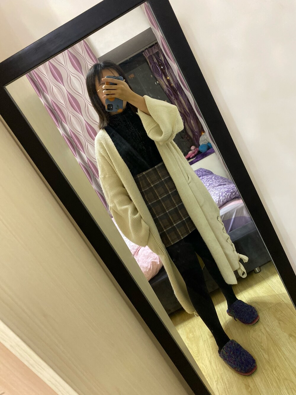 「木木夕のアイテム（スカート、ブラウン系）」を使った、恭喜恭喜恭喜呀さん（レディース・160cm）の秋コーディネートの1枚目の写真
