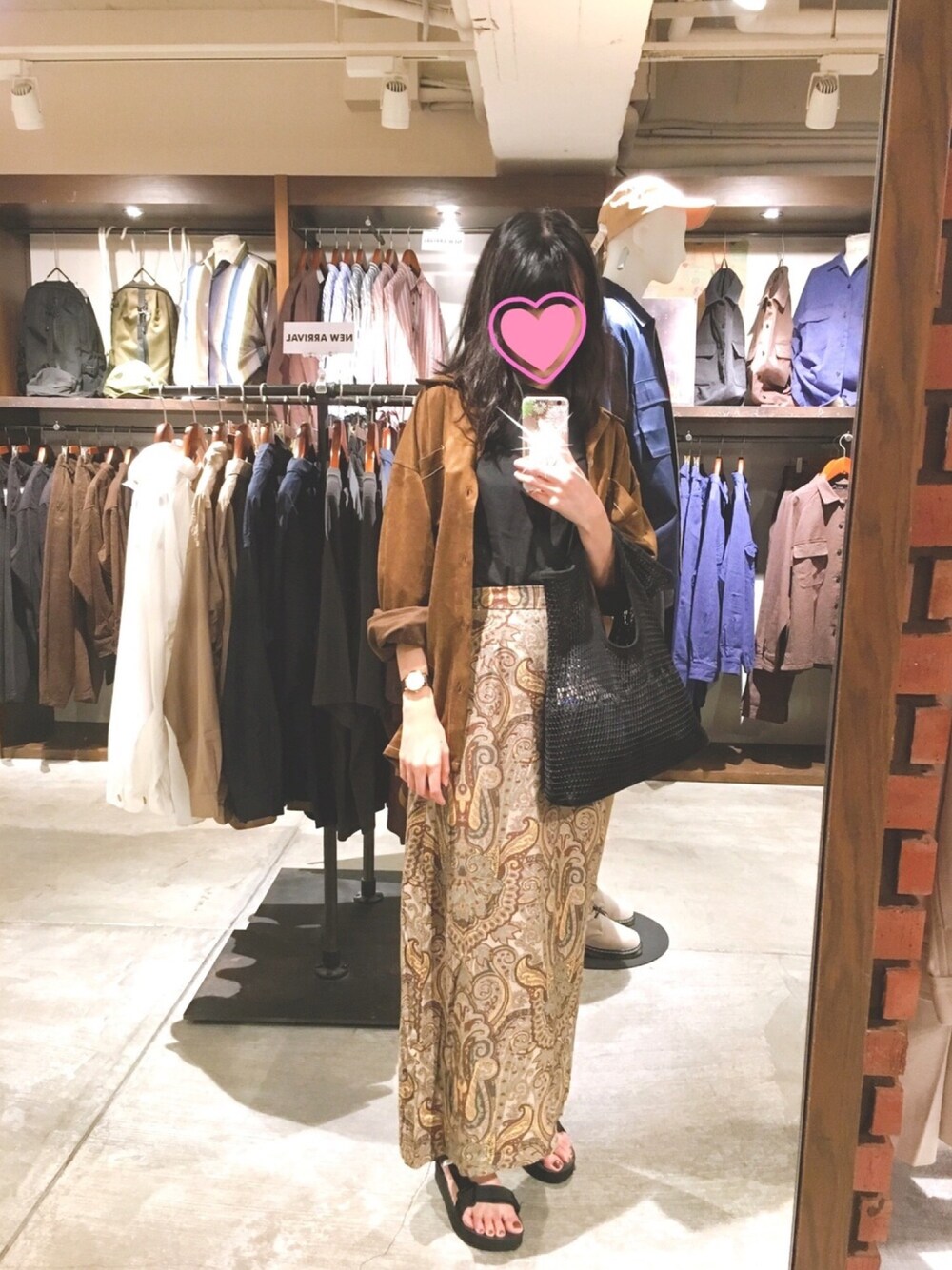 「メンズライク、メンズシャツ、メンズシャツ女子、秋、autumn」｜「niko and...のフェイクスウェードステッチシャツ（シャツ/ブラウス、グレー系）」を使った、Dony さん（レディース・162cm）の秋コーディネートの1枚目の写真