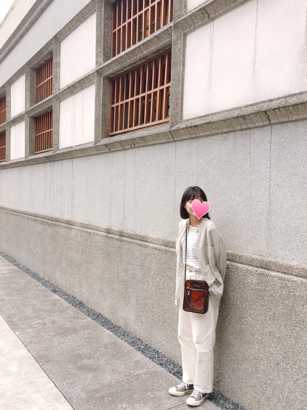 「はるコーデ、ミントグリーン、ホワイトパンツ」｜「LOWRYS FARMのシルキーシアーロングシャツ　871370（シャツ/ブラウス、グリーン系）」を使った、Dony さん（レディース・162cm）の春コーディネートの1枚目の写真