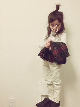「チェックマフラー」｜「アイテム（オールインワン・サロペット）」を使った、ai＊suzuさん（キッズ・110cm）の秋コーディネート