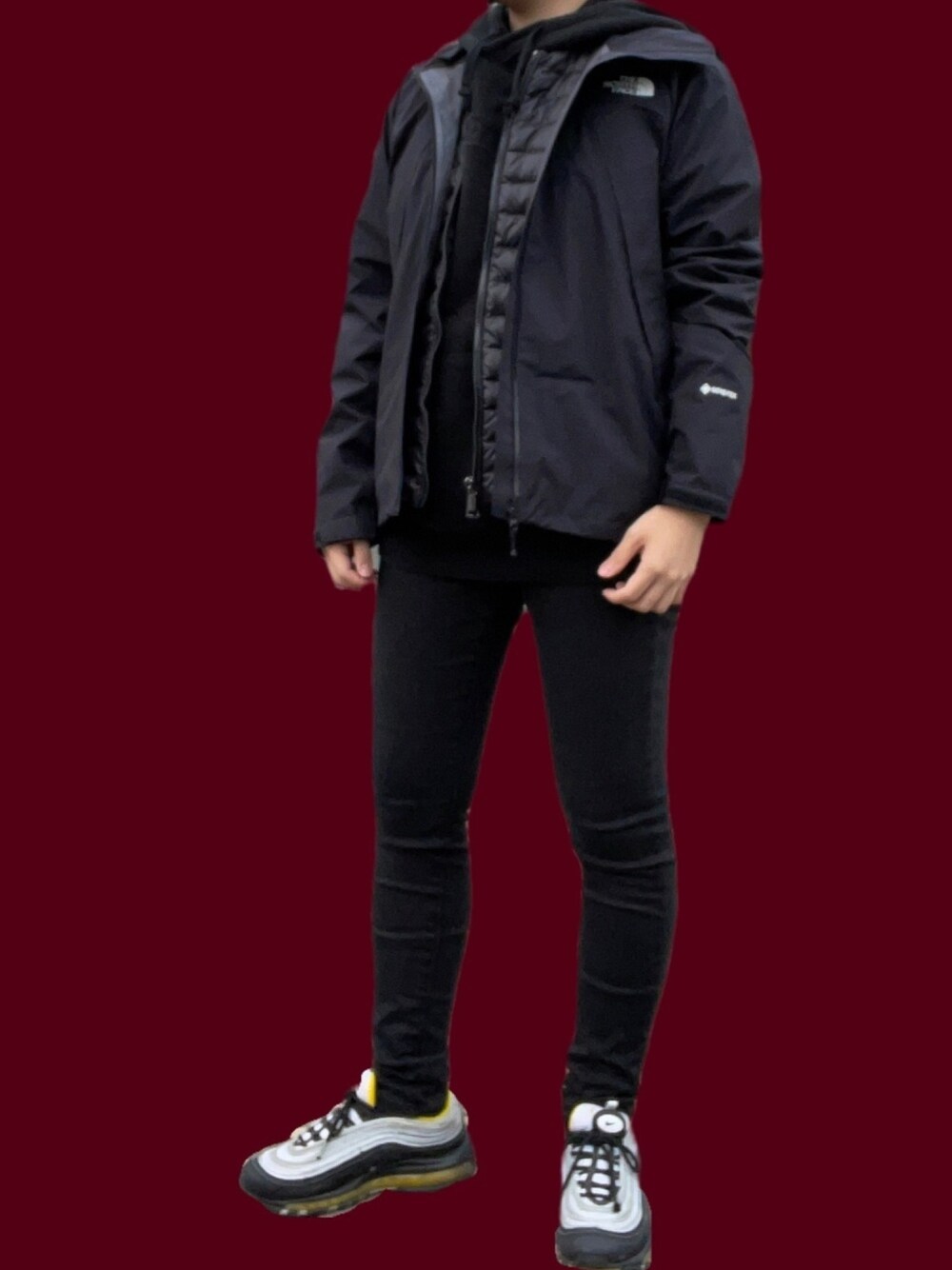 「大人カジュアル、THE NORTH FACE、ダウンベスト、マウンテンパーカー、レイヤードスタイル、低身長コーデ、ラフ、秋のコーデ、重ね着、オールブラック」｜「無印良品のアイテム（パンツ、ブラック系）」を使った、angen さん（メンズ・157cm）の秋コーディネートの1枚目の写真