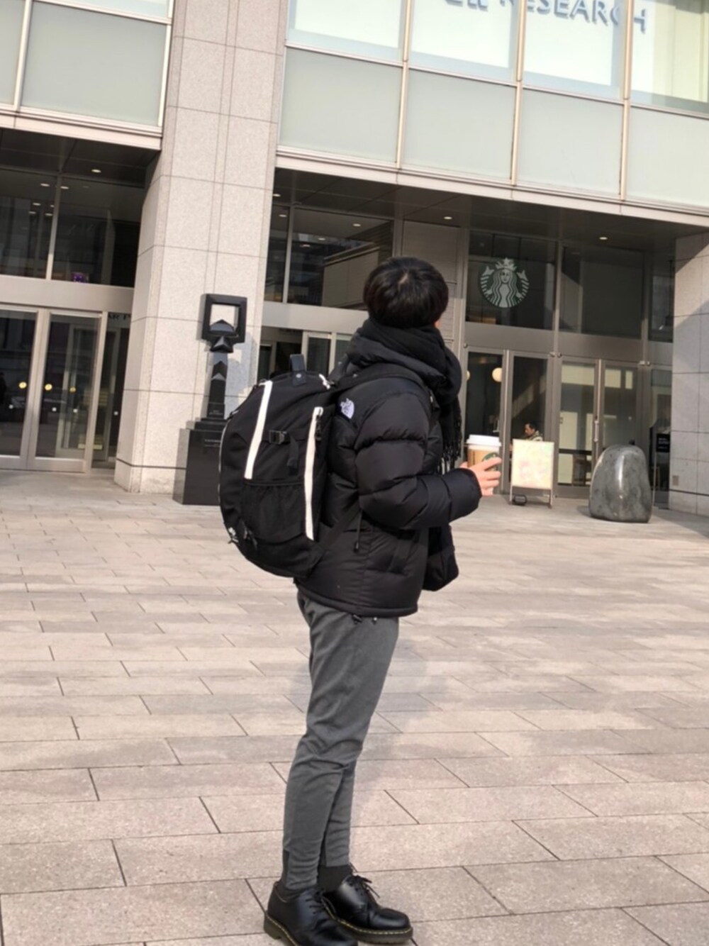 「THE NORTH FACE、ラクチンコーデ、私の推しブランド、カジュアルコーデ、冬、Dr.Martens、きれいめカジュアル、カラーパンツ、いいね、save、フォローお願いします🤑、ボーイッシュ」｜「THE NORTH FACEのザ・ノース・フェイス メンズダウンジャケット / ヌプシジャケット（ダウンジャケット/コート、ブラック系）」を使った、angen さん（メンズ・157cm）の冬コーディネートの1枚目の写真
