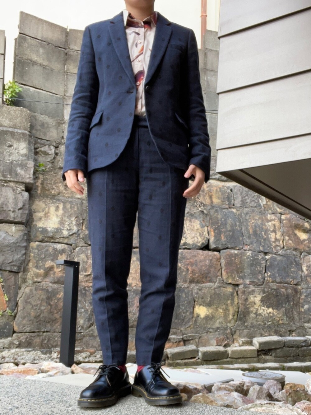 「柄シャツ、セットアップ、Paul Smith、Dr.Martens、パンツスタイル、ジャケット、キレイめ、ブラウス、低身長、おしゃれさんと繋がりたい」｜「Paul Smithのアイテム（パンツ、ブルー系）」を使った、angen さん（メンズ・157cm）の冬コーディネートの1枚目の写真