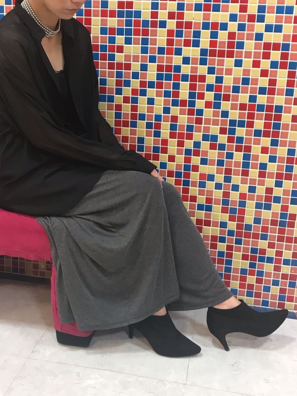 「今日のコーデ、オトナ女子、ブーティ、ポインテッドトゥ、ピンヒール、シースルー、ベロア、低身長」｜「niko and...の巻きスカート風パンツ（その他パンツ、グレー系）」を使った、smzさん（レディース・155cm）の秋コーディネートの1枚目の写真