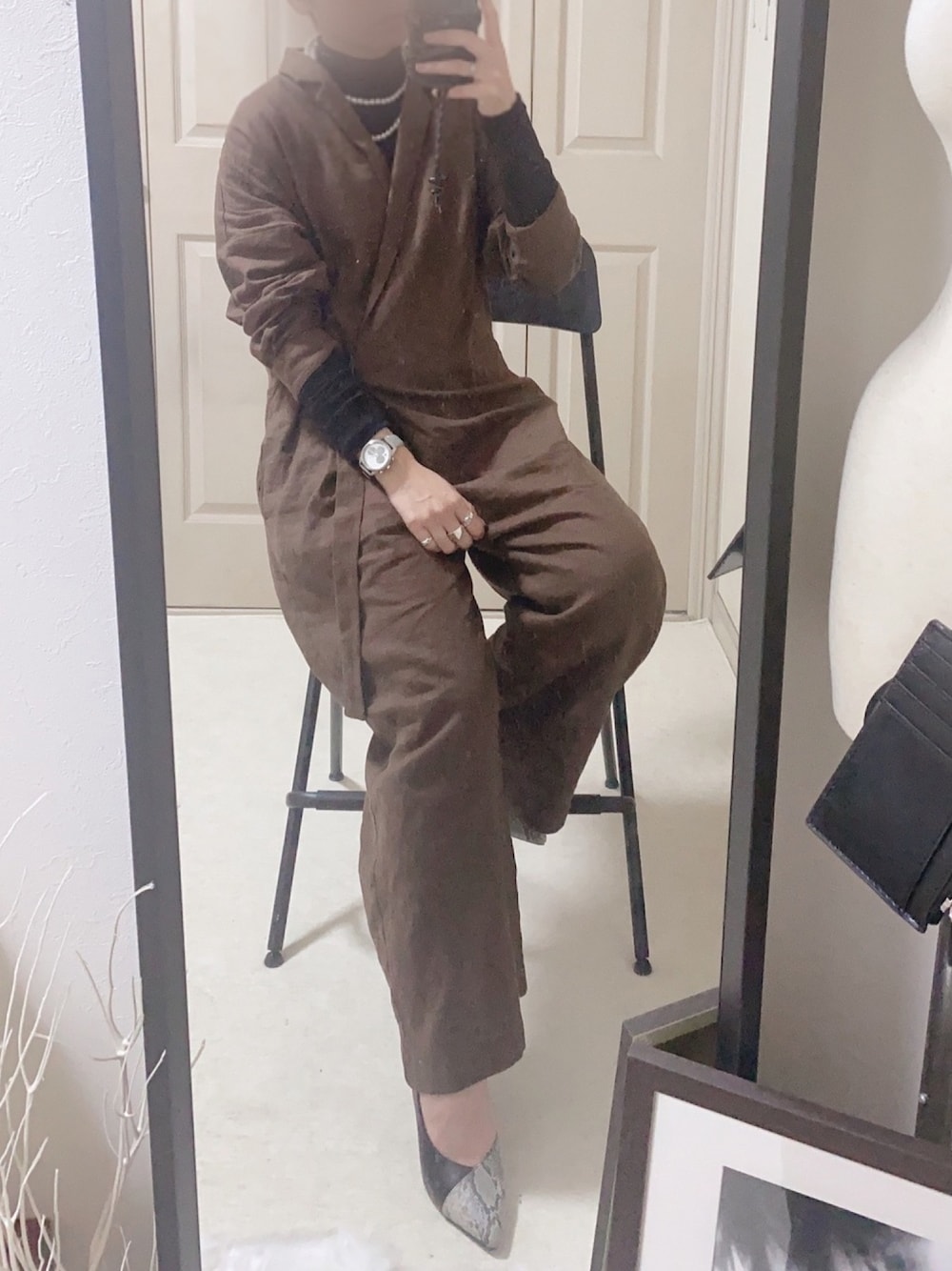 「今日のコーデ、ootd、パンプス、パイソン柄、ピンヒール、オールインワン、ハイネック、パールネックレス、低身長」｜「antiquaの上質素材で程よく力が抜けたオシャレ感。綿麻オールインワン（つなぎ/オールインワン、ブラウン系）」を使った、smzさん（レディース・155cm）の秋コーディネートの1枚目の写真