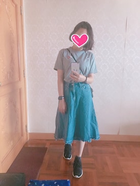 「THE NORTH FACE（ザノースフェイス）のBAYFLOW／【THE NORTH FACE(ザノースフェイス)】スモールボックスロゴTシャツ（Tシャツ/カットソー、ホワイト系）」を使った、Weng Manさん（レディース）の秋コーディネート