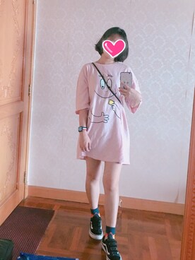 「VANS（バンズ）のアイテム（スニーカー、ブラック系）」を使った、Weng Manさん（レディース）の秋コーディネート