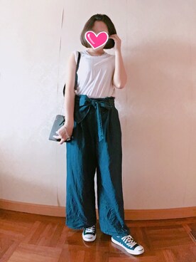 「GU（ジーユー）のアイテム（パンツ、ブルー系）」を使った、Weng Manさん（レディース）の秋コーディネート