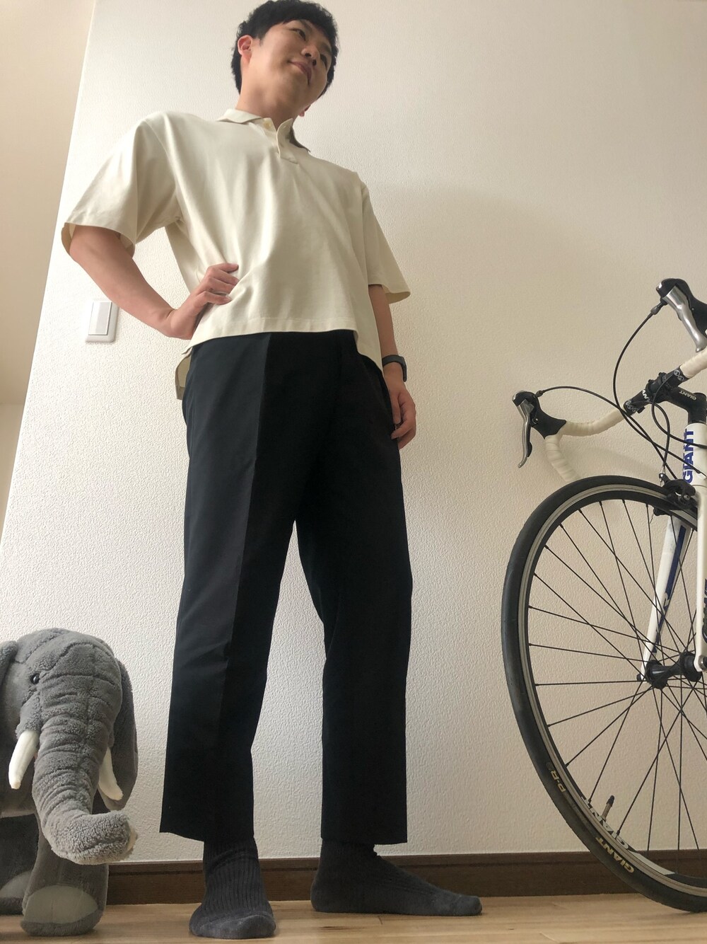 「大人カジュアル、出勤コーデ、繋がりたい、休日スタイル、今日のコーデ」｜「AURALEEのアイテム（トップス、ベージュ系）」を使った、おもちさん（メンズ・178cm）の夏コーディネートの1枚目の写真