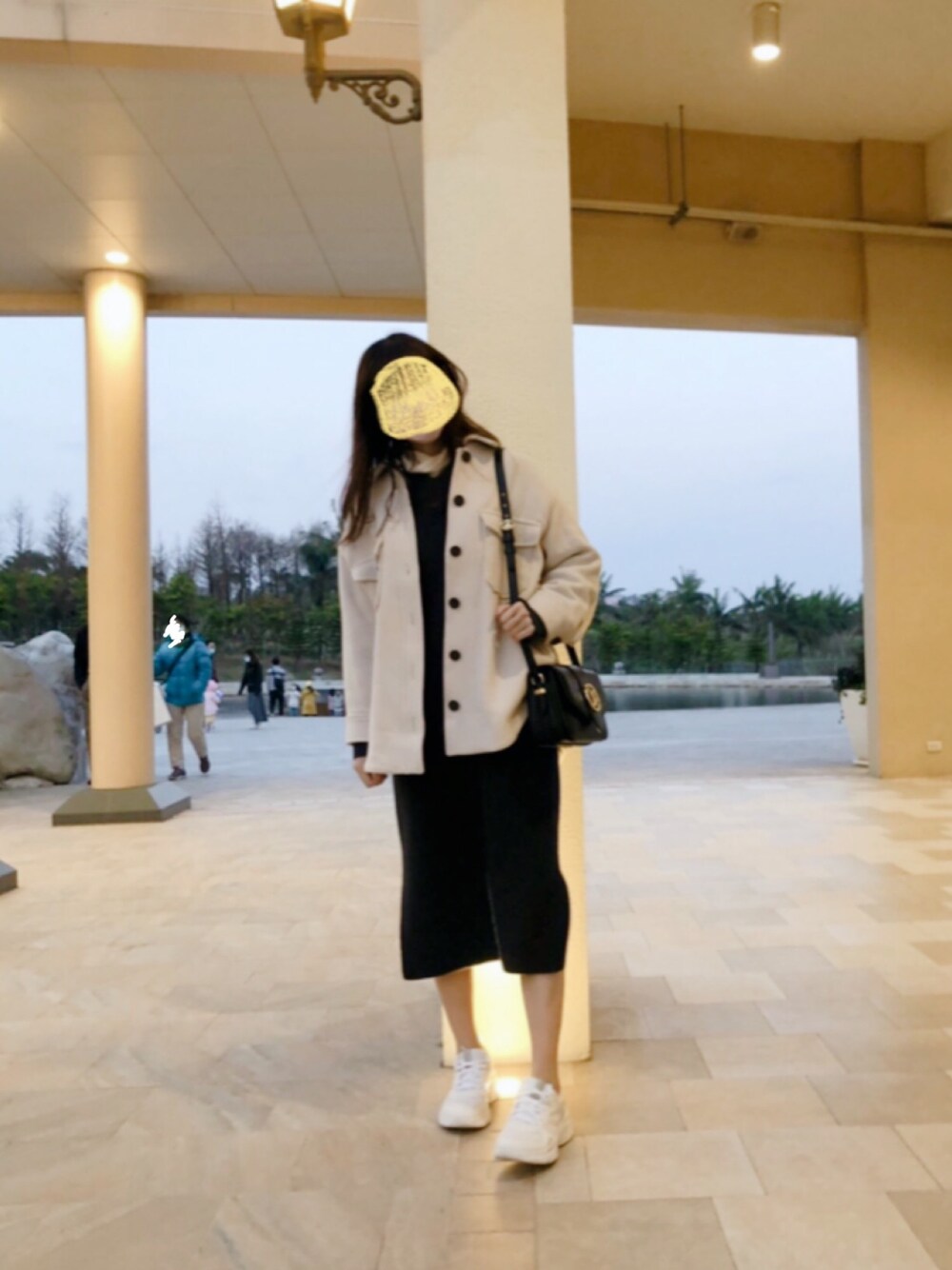 「ootd、冬コーデ、休閒」｜「COCO DEALのアイテム（ピーコート、ベージュ系）」を使った、aiさん（レディース・161cm）の冬コーディネートの1枚目の写真