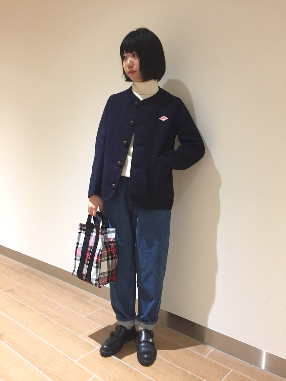「デニム、カジュアル、Danton、Bshop、Paraboot」｜「DANTONのウールモッサ カラーレスジャケット WOMEN（その他アウター、ブルー系）」を使った、モリヤさん（レディース・157cm）の秋コーディネートの1枚目の写真