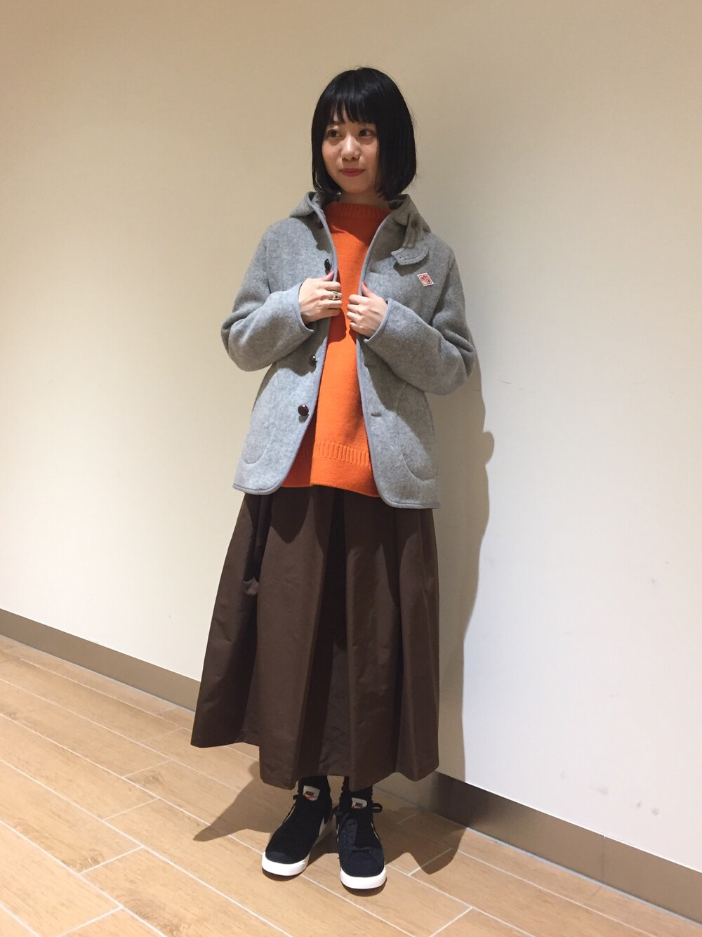 「アウター、フレアスカート、カジュアル、Danton、Bshop、Le Tricoteur」｜「Le Tricoteurの【Le Tricoteur】ワイド ガンジーセーター WOMEN（ニット/セーター、オレンジ系）」を使った、モリヤさん（レディース・157cm）の秋コーディネートの1枚目の写真