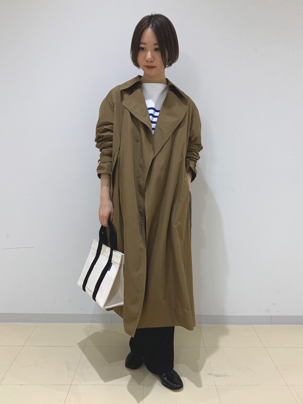 「バレエシューズ、orcival、春コート、春コーデ、morris&sons、ラップコート」｜「la favolaのアイテム（その他アウター、ベージュ系）」を使った、モリヤさん（レディース・157cm）の冬コーディネートの1枚目の写真