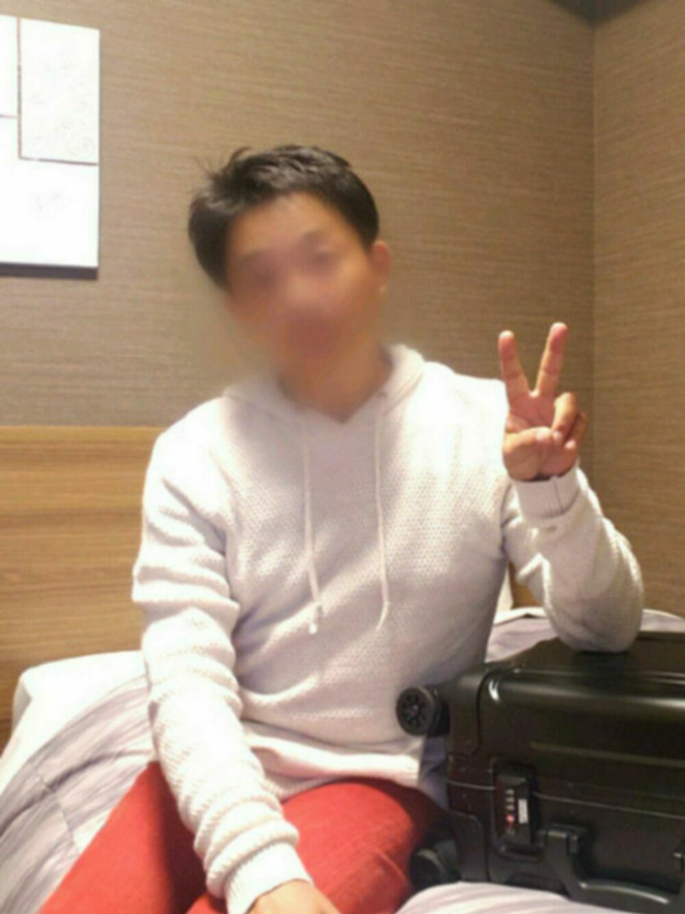 「あか×しろ、リラックススタイル、カジュアル、リーバイス501、秋服準備はじめました、おしゃれさんと繋がりたい、いいね、save、フォローお願いします🤑」｜「🌠Goohyさんのホルダのアイテム（その他、その他）」を使った、@くうすけ🍀さん（メンズ・168cm）の秋コーディネートの1枚目の写真