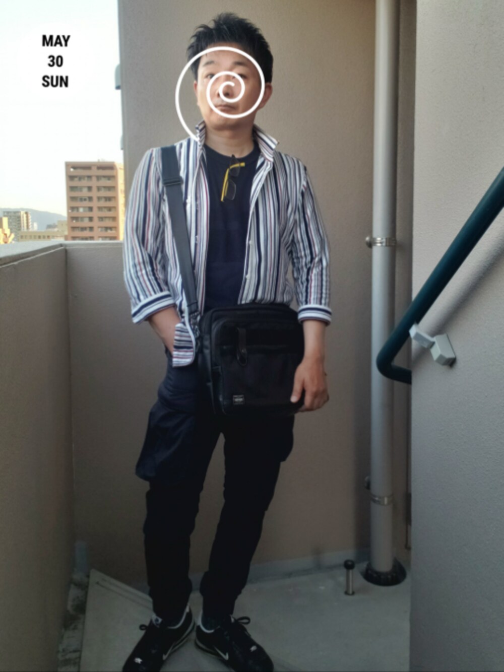 「今日のコーデ、NICOLE CLUB FOR MEN、トリコロール、ジョガーパンツ、PORTER、NIKE、おしゃれさんと繋がりたい、いいね、save、フォローお願いします🤑」｜「ZARAのjogger-pants（パンツ、ブラック系）」を使った、@くうすけ🍀さん（メンズ・168cm）の春コーディネートの1枚目の写真