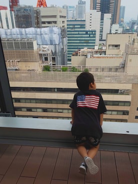 「Champion（チャンピオン）のアイテム（Tシャツ/カットソー、ブラック系）」を使った、yoshiun zenさん（レディース・169cm）の夏コーディネート