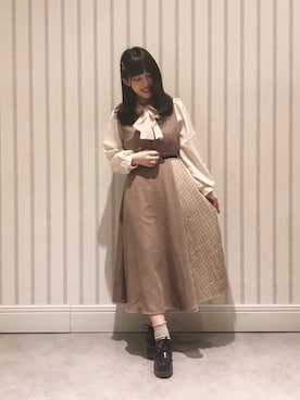「ボウタイ」｜「アイテム（ジャンパースカート）」を使った、マジェスティックレゴンルミネ池袋店スタッフさん（レディース・147cm）の春コーディネート