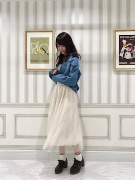 「サックスブルー」｜「アイテム（デニムジャケット）」を使った、マジェスティックレゴンルミネ池袋店スタッフさん（レディース・155cm）の春コーディネート