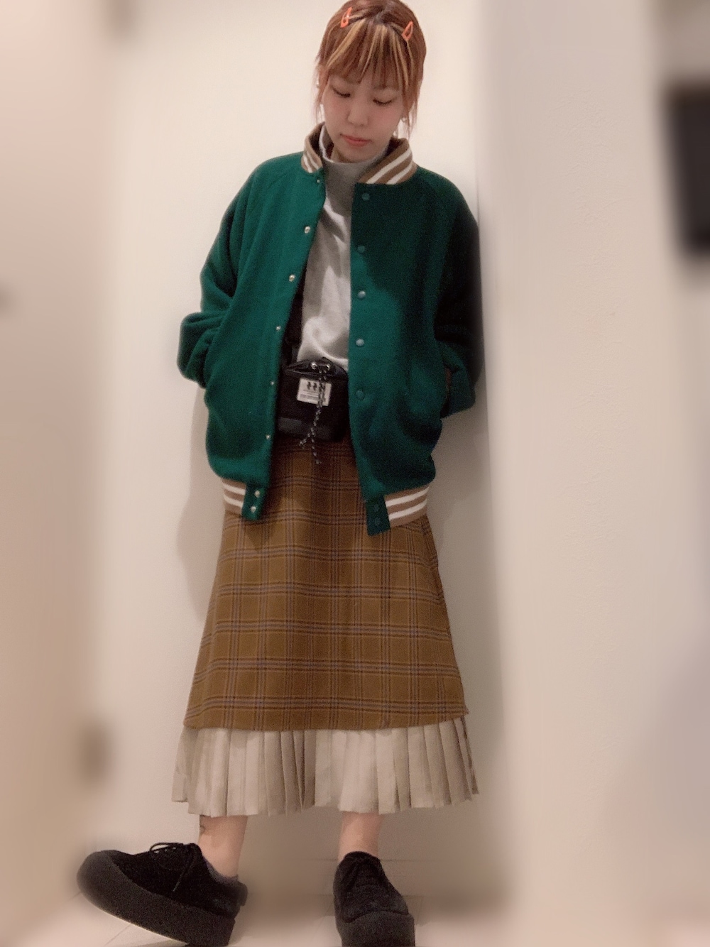 「お気に入りの服でデートに行こう、ゆりっぱストライプ」｜「Aymmy in the batty girlsのSHE IS... ビッグスタジャン（スタジャン、グリーン系）」を使った、ちゃすこさん（レディース・153cm）の冬コーディネートの1枚目の写真