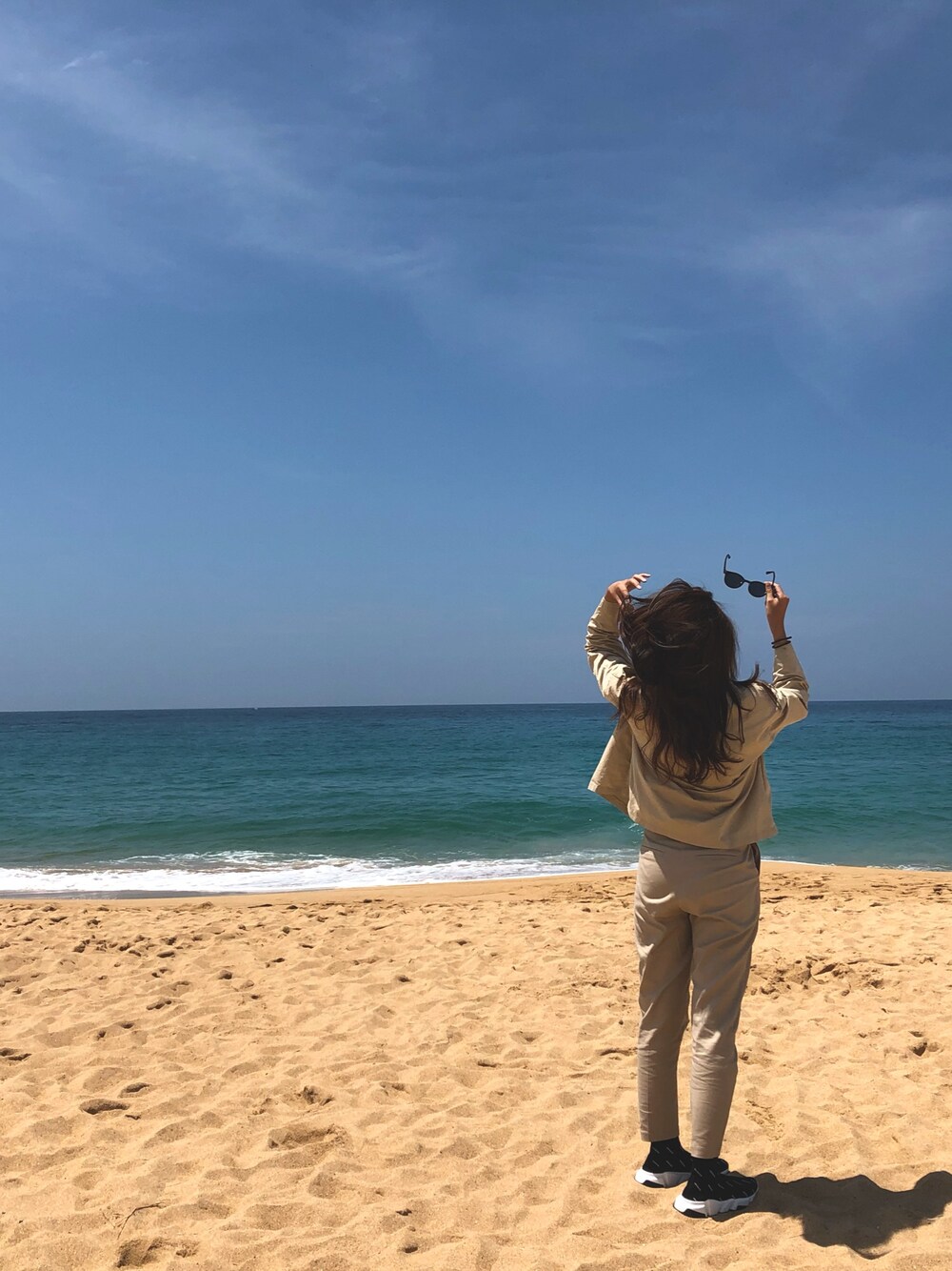 「MEIER.Qのアイテム（サングラス、ブラック系）」を使った、Steffi  Heloise🌙さん（レディース・165cm）の夏コーディネートの1枚目の写真
