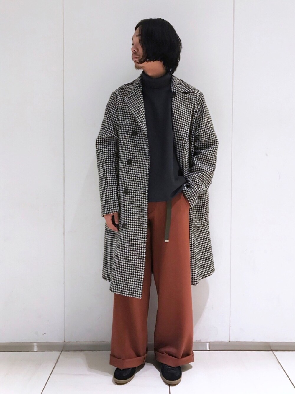 「MAISON FLANEUR、LEMAIRE、REPRODUCTION OF FOUND、johnbull、Johnbull Private labo、Dressages Johnbull Private labo、ジョンブル、ジョンブル　プライベート　ラボ(Johnbull Private labo)、オトナカジュアル、休日スタイル」｜「LEMAIREのアイテム（Tシャツ/カットソー、グレー系）」を使った、Benshoさん（メンズ・178cm）の秋コーディネートの1枚目の写真