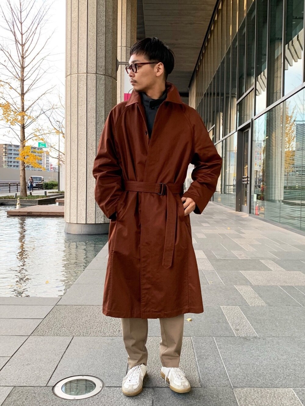 「LEMAIRE、JEAN PAUL KNOTT、REPRODUCTION OF FOUND、johnbull、Johnbull Private labo、dressages、Dressages Johnbull Private labo、ジョンブル、ジョンブル　プライベート　ラボ(Johnbull Private labo)、大人カジュアル」｜「LEMAIREのアイテム（ステンカラーコート、ブラウン系）」を使った、Benshoさん（メンズ・178cm）の冬コーディネートの1枚目の写真