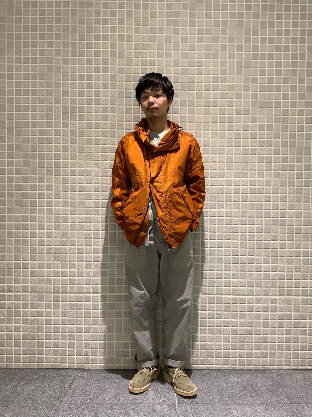 「AHIrAIN、LEMAIRE、nicholas daley、tricker's、johnbull、Johnbull Private labo、Dressages Johnbull Private labo、ジョンブル、ジョンブル　プライベート　ラボ(Johnbull Private labo)、オトナカジュアル」｜「NICHOLAS DALEYのアイテム（パンツ、グレー系）」を使った、Benshoさん（メンズ・177cm）の春コーディネートの1枚目の写真