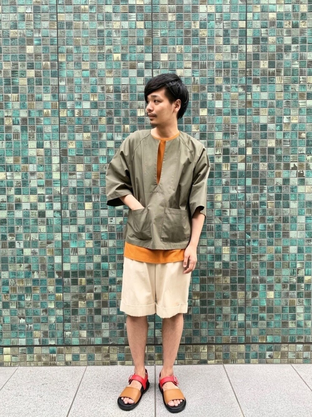 「nicholas daley、LEMAIRE、MARNI、johnbull、Johnbull Private labo、Dressages Johnbull Private labo、ジョンブル、ジョンブル　プライベート　ラボ(Johnbull Private labo)、スタッフセンバツ、ショーツ」｜「NICHOLAS DALEYのアイテム（トップス、グリーン系）」を使った、Benshoさん（メンズ・177cm）の夏コーディネートの1枚目の写真