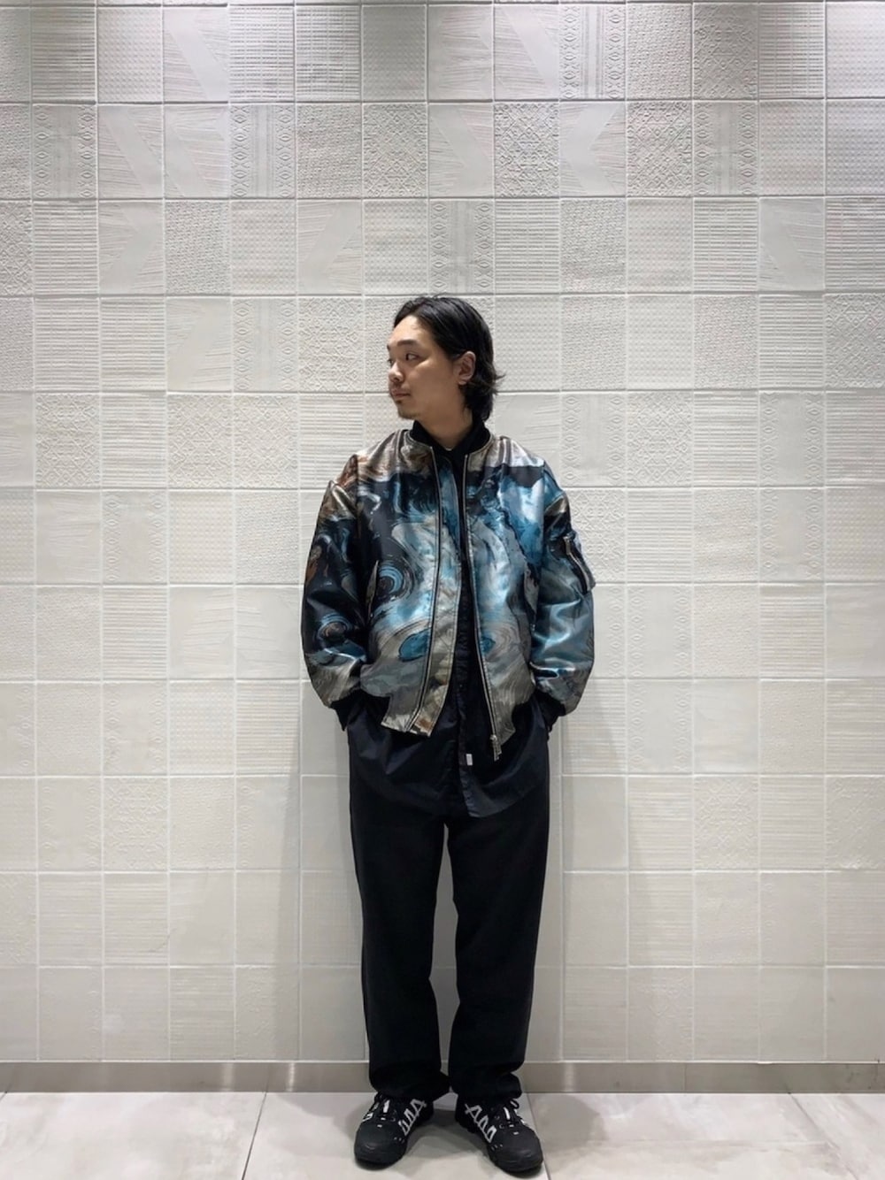 「TaaKk、Marvine Pontiak Shirt Makers、Band of Outsiders、REPRODUCTION OF FOUND、johnbull、Johnbull Private labo、Dressages Johnbull Private labo、ジョンブル、ジョンブル　プライベート　ラボ(Johnbull Private labo)、春コーデ」｜「TAAKKのアイテム（ジャケット/アウター、ブルー系）」を使った、Benshoさん（メンズ・177cm）の冬コーディネートの1枚目の写真