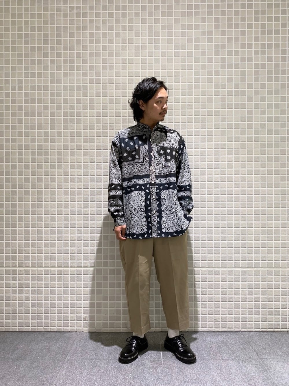 「chirdren of the discrdance、rdv o globe、MARNI、johnbull、Johnbull Private labo、Dressages Johnbull Private labo、ジョンブル、ジョンブル　プライベート　ラボ(Johnbull Private labo)、春コーデ、オトナカジュアル」｜「Children of the discordanceのアイテム（シャツ/ブラウス、ブラック系）」を使った、Benshoさん（メンズ・177cm）の冬コーディネートの1枚目の写真