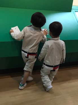 「TOMMY HILFIGER（トミーヒルフィガー）のアイテム（オールインワン・サロペット）」を使った、✴︎R.A.T✴︎さん（キッズ・90cm）の秋コーディネート
