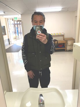 「WOOLRICH（ウールリッチ）のアイテム（ダウンベスト）」を使った、バツ1 独身おしゃれ大好きオヤジさん（メンズ・173cm）の春コーディネート