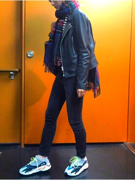 ライダースジャケットを使った ダッドスニーカー のレディース人気ファッションコーディネート 季節 9月 11月 Wear