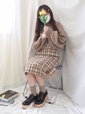「apres jour（アプレジュール）のアイテム（ジャンパースカート）」を使った、harunaさん（レディース・153cm）の秋コーディネート