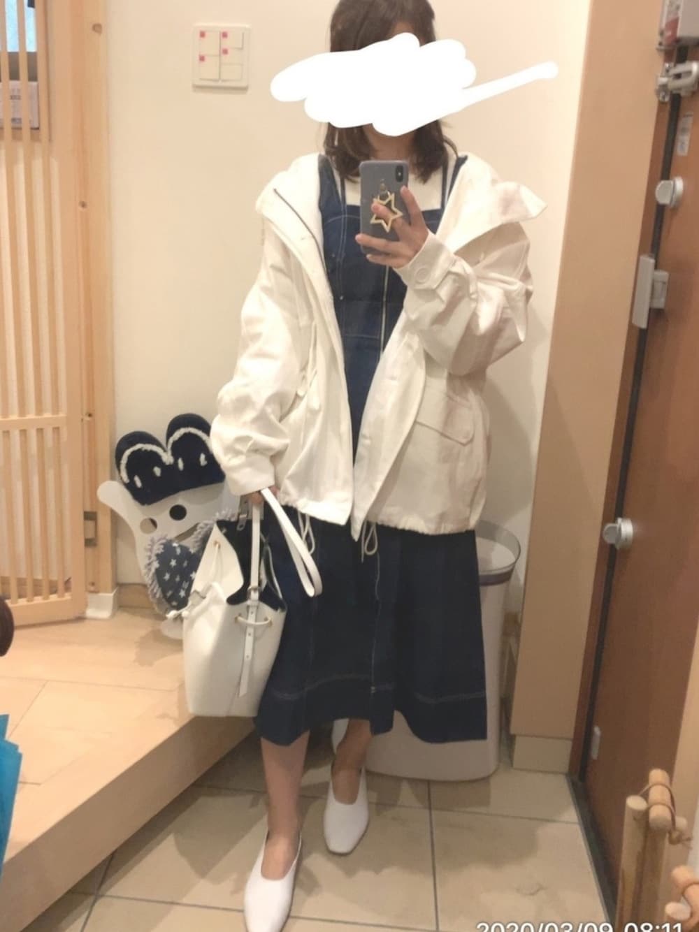 「デニムスカート、デニムワンピース、ジャンパースカート、春アウター、リブニット、バレエシューズ、スクエアトゥ、春コーデ、デニム、ビッグシルエット」｜「ODETTE E ODILEのOFC ソフト フラットシューズ20↓↑（パンプス、ホワイト系）」を使った、こたつんさん（レディース・158cm）の春コーディネートの1枚目の写真