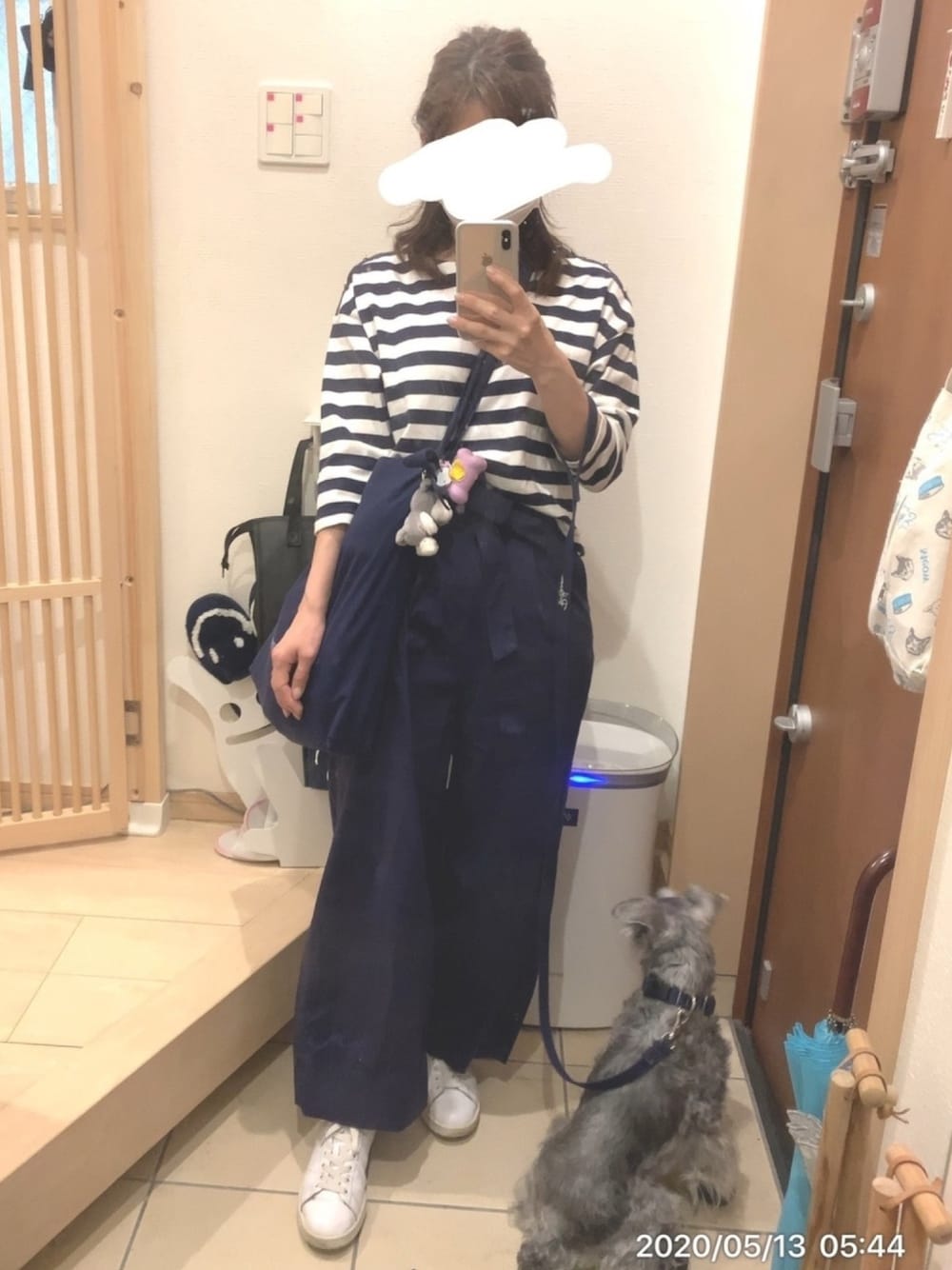 「マリン、マリンコーデ、ボーダー、ワイドパンツ、ネイビー、ネイビー×ホワイト、お散歩♪、カジュアル、カジュアルコーデ」｜「adidas Originalsの【adidas Originals】STAN SMITH（スニーカー、ホワイト系）」を使った、こたつんさん（レディース・158cm）の春コーディネートの1枚目の写真