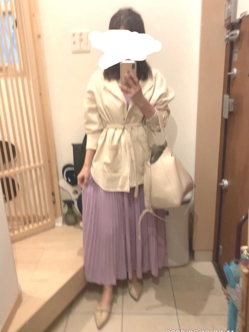 「プリーツスカート、ラベンダー、アンサンブルニット、ベージュ、パンプス、ポインテッドトゥ」｜「VISのジョーゼットプリーツロングスカート（スカート、パープル系）」を使った、こたつんさん（レディース・158cm）の夏コーディネートの1枚目の写真