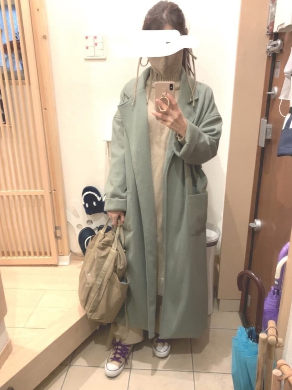 「ニットワンピース、ニットパンツ、ニットセットアップ、オトナカジュアル、秋コーデ、ハイネック、セットアップ、リュック、スニーカー、コンバース オールスター」｜「CONVERSEのCONVERSE ALL STAR Color ON Color HI（スニーカー、ベージュ系）」を使った、こたつんさん（レディース・158cm）の秋コーディネートの1枚目の写真