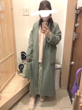 「ワンピース×スニーカー」｜「アイテム（チェスターコート）」を使った、こたつんさん（レディース・158cm）の冬コーディネート
