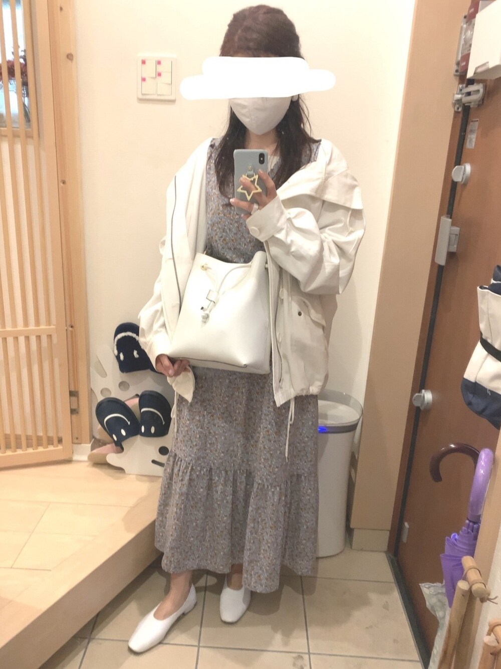 「春、大人ガーリー、ワンピース、スクエアトゥ、ティアードワンピース、モッズコート、バレエシューズ、フラットシューズ、リブニット、パンプス」｜「ODETTE E ODILEのOFC ソフト フラットシューズ20↓↑（パンプス、ホワイト系）」を使った、こたつんさん（レディース・158cm）の春コーディネートの1枚目の写真