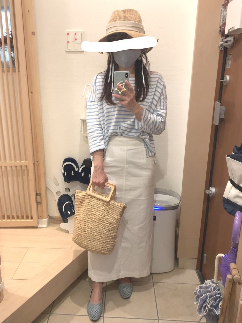 「タイトスカート、大人カジュアル、ストローハット、ボーダー、ロングスカート、スカート、ボーダートップス、夏コーデ、帽子、ストローバレエシューズ」｜「VIVIANの【2021年春新作】スクエアトゥラフィア素材フラットシューズ（パンプス、ブルー系）」を使った、こたつんさん（レディース・158cm）の春コーディネートの1枚目の写真