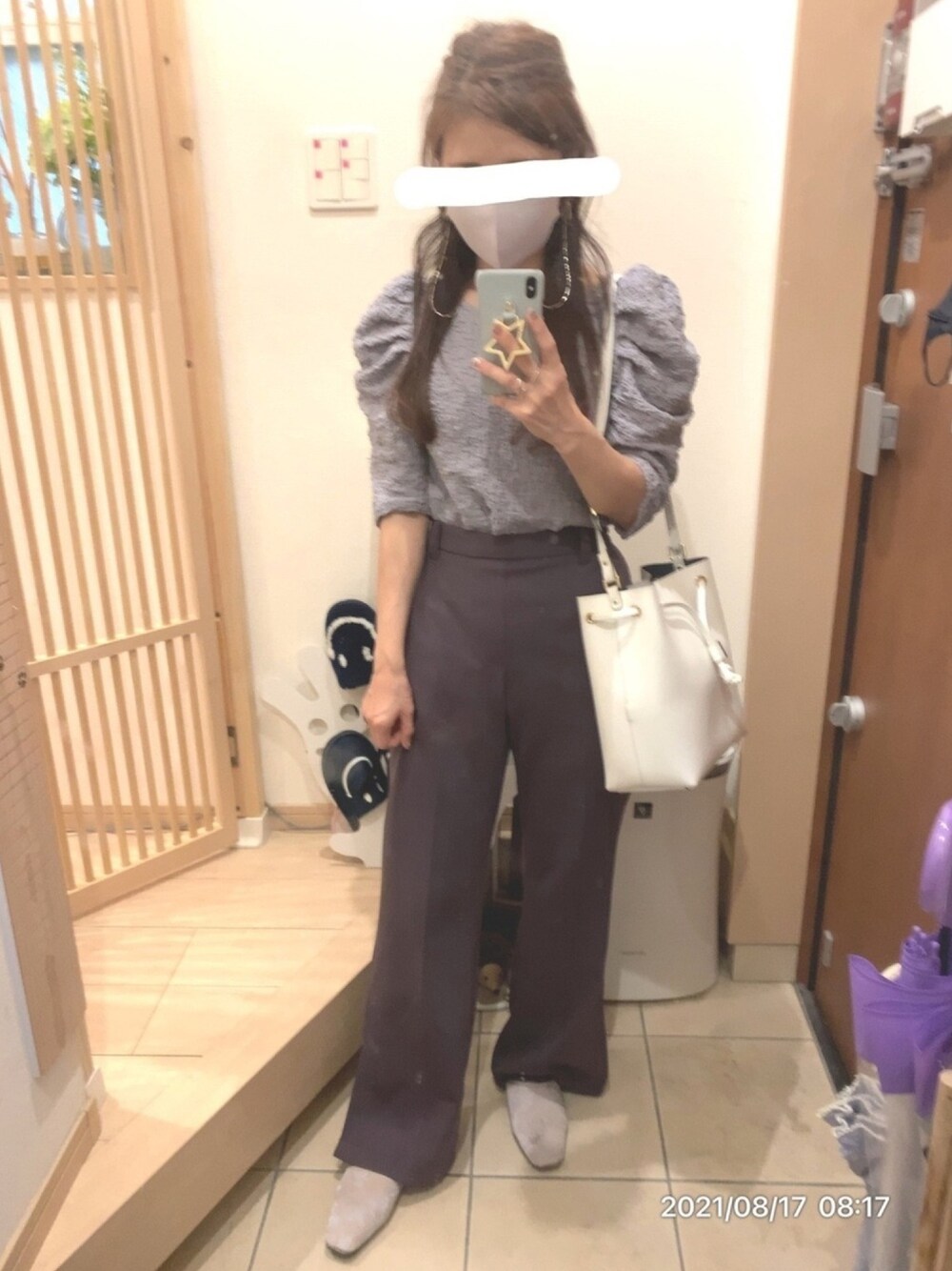 「パンツスタイル、バブーシュ、フレアパンツ、パワショル、パワーショルダー、紫、センタープレスパンツ、センタープレス、ボリュームスリーブ、ハイウエスト」｜「GIANNI NOTAROの【GIANNI NOTARO】巾着バッグ（トートバッグ、ホワイト系）」を使った、こたつんさん（レディース・158cm）の夏コーディネートの1枚目の写真