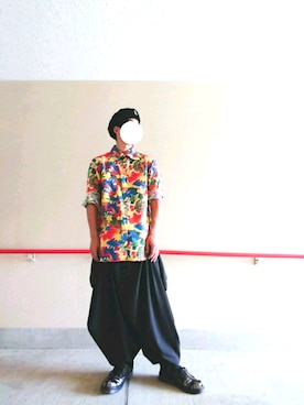「総柄トップス」｜「アイテム（ハンチング/ベレー帽）」を使った、もっふぃーさん（メンズ・170cm）の夏コーディネート
