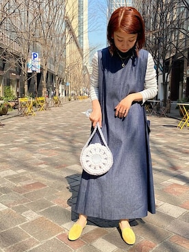 「ラウンドバッグ」｜「アイテム（アクセサリー）」を使った、石井さん（レディース・151cm）の春コーディネート