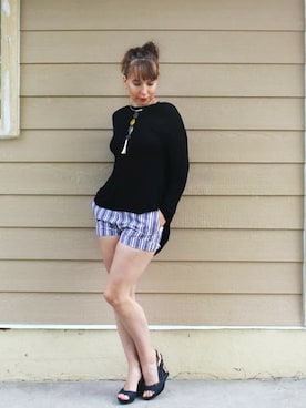 「Guess（ゲス）のアイテム（パンプス）」を使った、Anastasia Kryukovaさん（レディース・173cm）の夏コーディネート