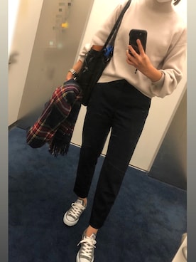 スニーカーを使った ビジネススタイル のレディース人気ファッションコーディネート Wear